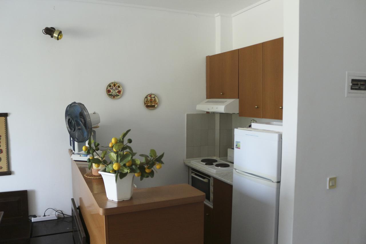 Holiday Home By The Sea Nea Poteidaia Exterior photo