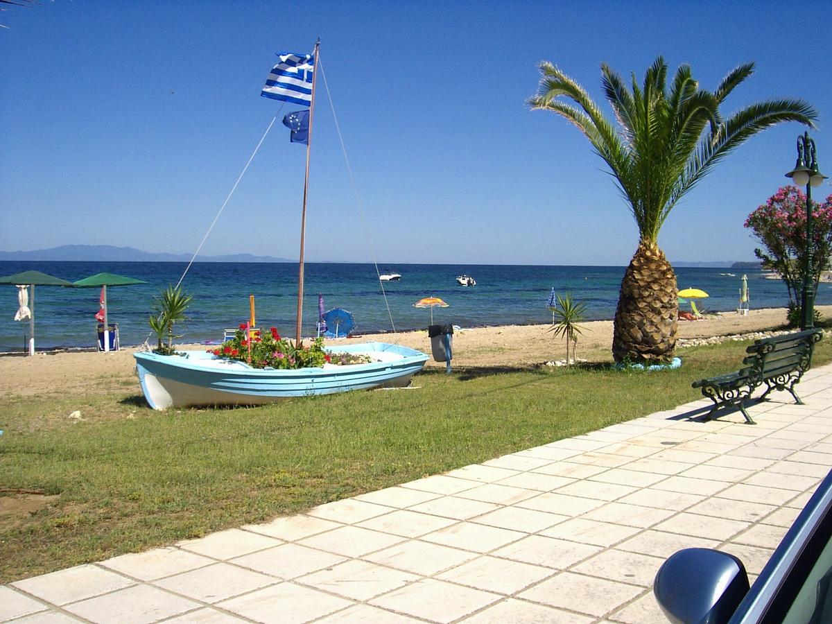 Holiday Home By The Sea Nea Poteidaia Exterior photo